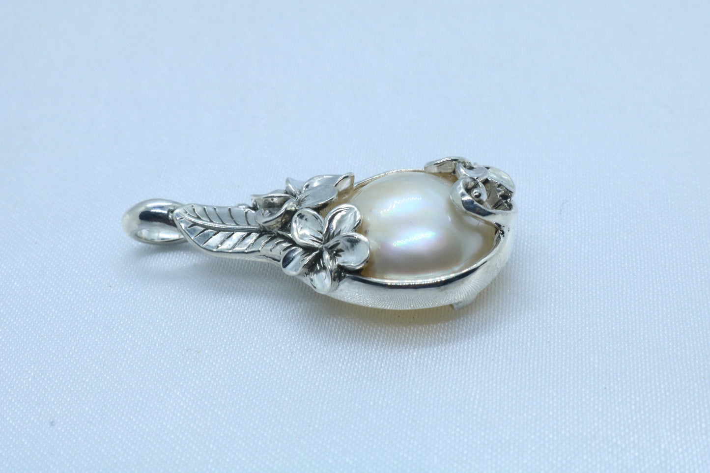 Plumeria Flower Mabe White Pearl Pendant Necklace