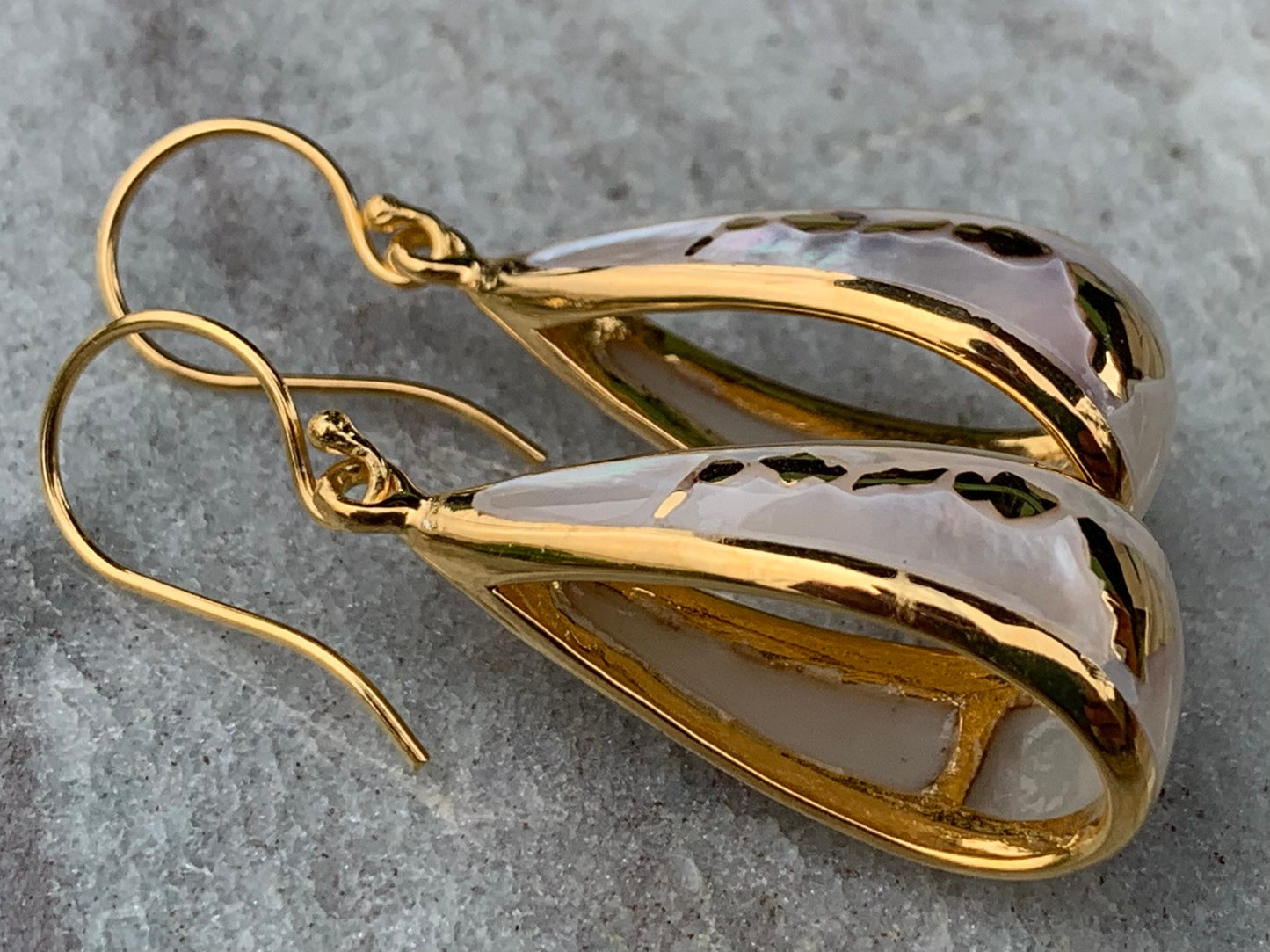 Hawaiian islands hoop earrings. Oahu, Maui, Kauai and Big Island. 18K Gold Vermeil.