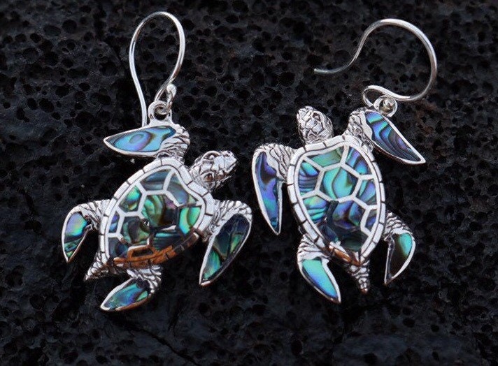 Green Sea Turtle Earrings. Hawaiian Honu Aumakua. Abalone Paua Shell, Sterling Silver .