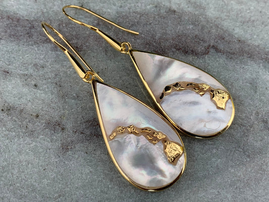 Teardrop Hawaii Islands Chain Earrings. 18k Gold Vermeil, Mother of Pearl.