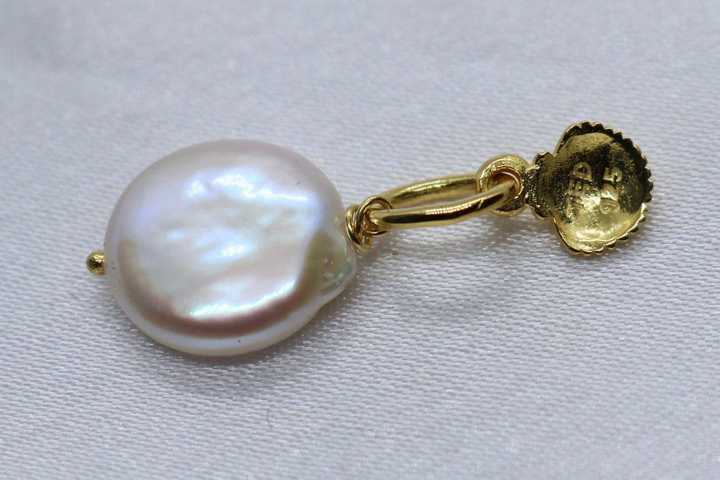 Sea Shell Pearl 18K Gold Vermeil Charm Pendant Necklace Jewelry