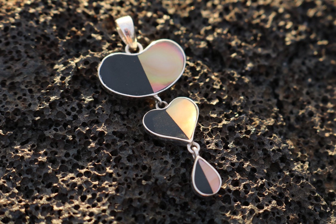 Teardrop Heart Necklace Pendant. Sterling Silver, Mother of Pearl, Black Ouster Shell.