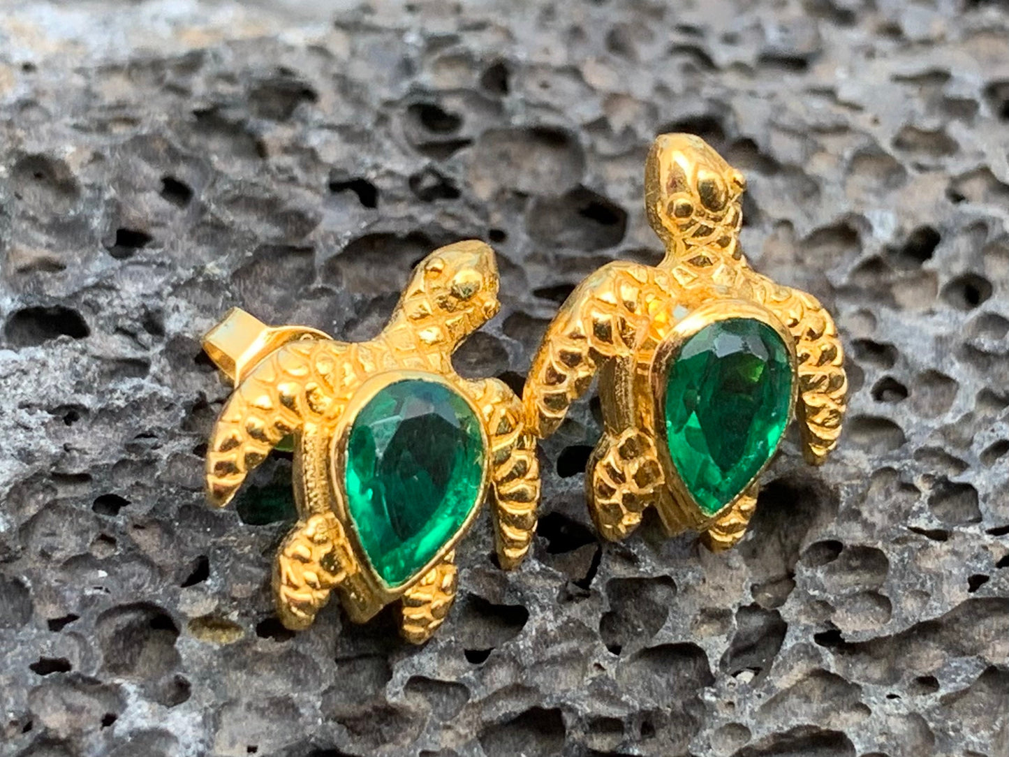 Emerald Turtle Stud Earrings. Gold Vermeil.