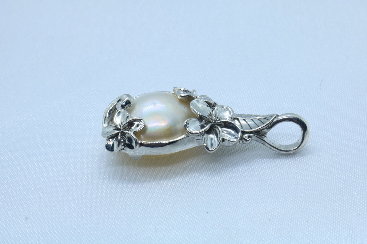 Plumeria Flower Mabe White Pearl Pendant Necklace