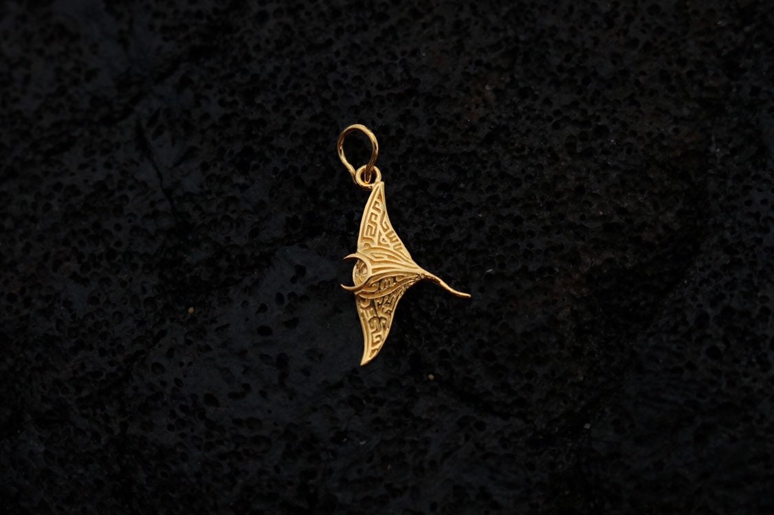 18K Gold Vermeil Manta Ray Necklace Pendant.