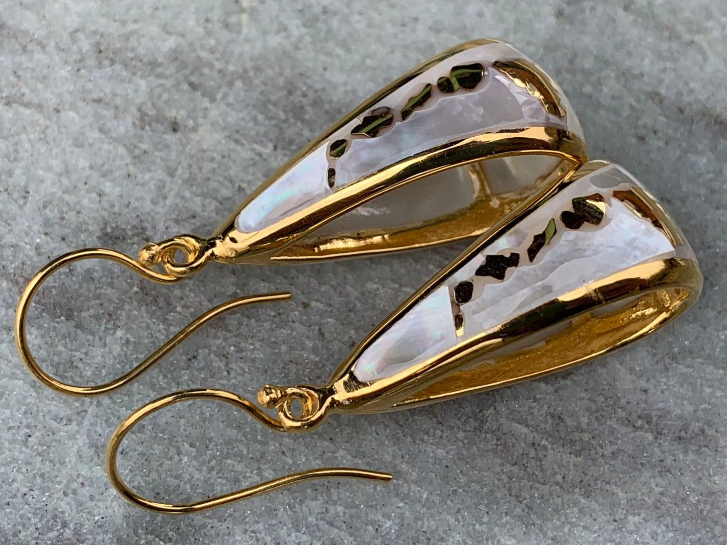 Hawaiian islands hoop earrings. Oahu, Maui, Kauai and Big Island. 18K Gold Vermeil.