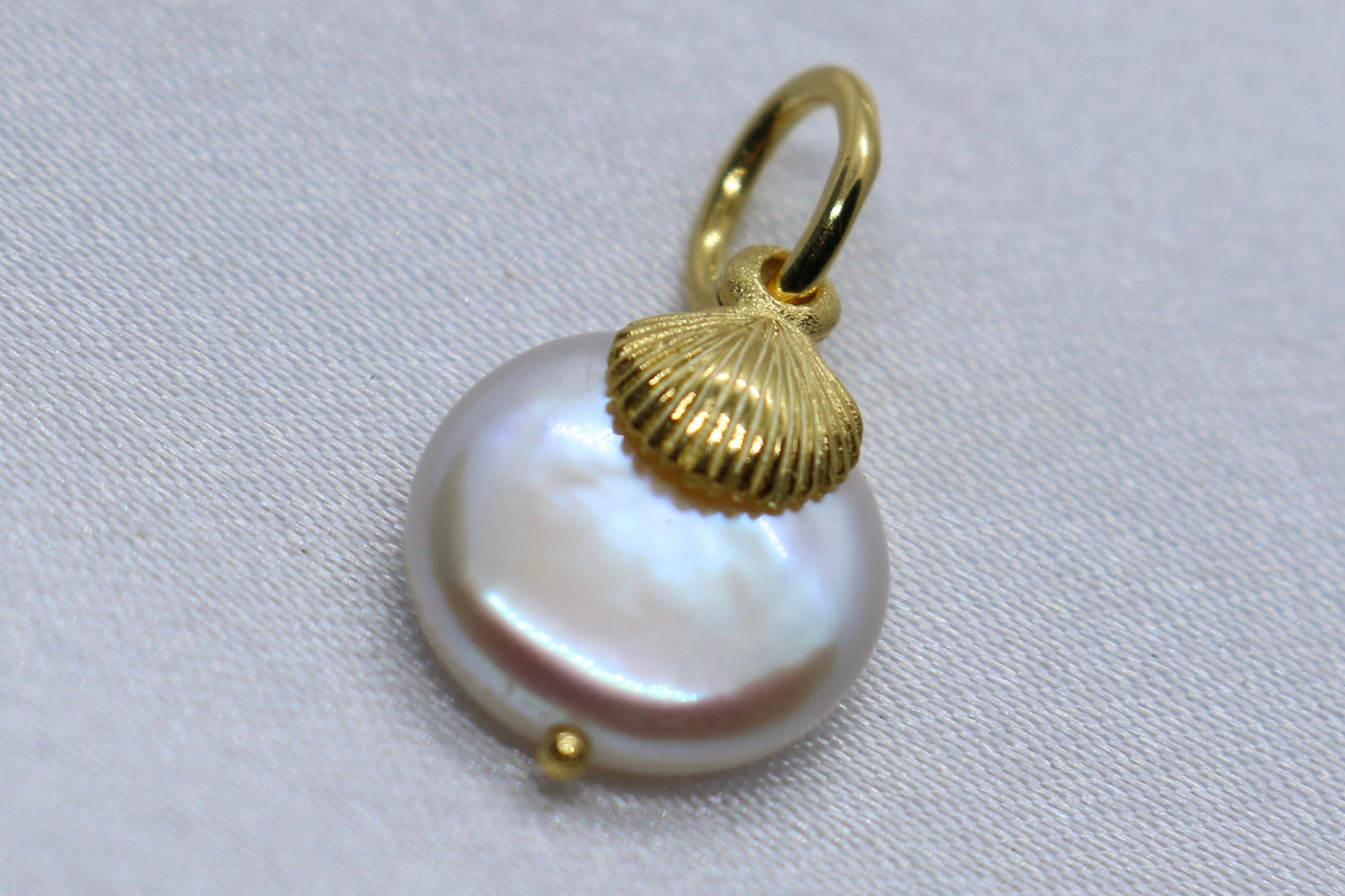 Sea Shell Pearl 18K Gold Vermeil Charm Pendant Necklace Jewelry