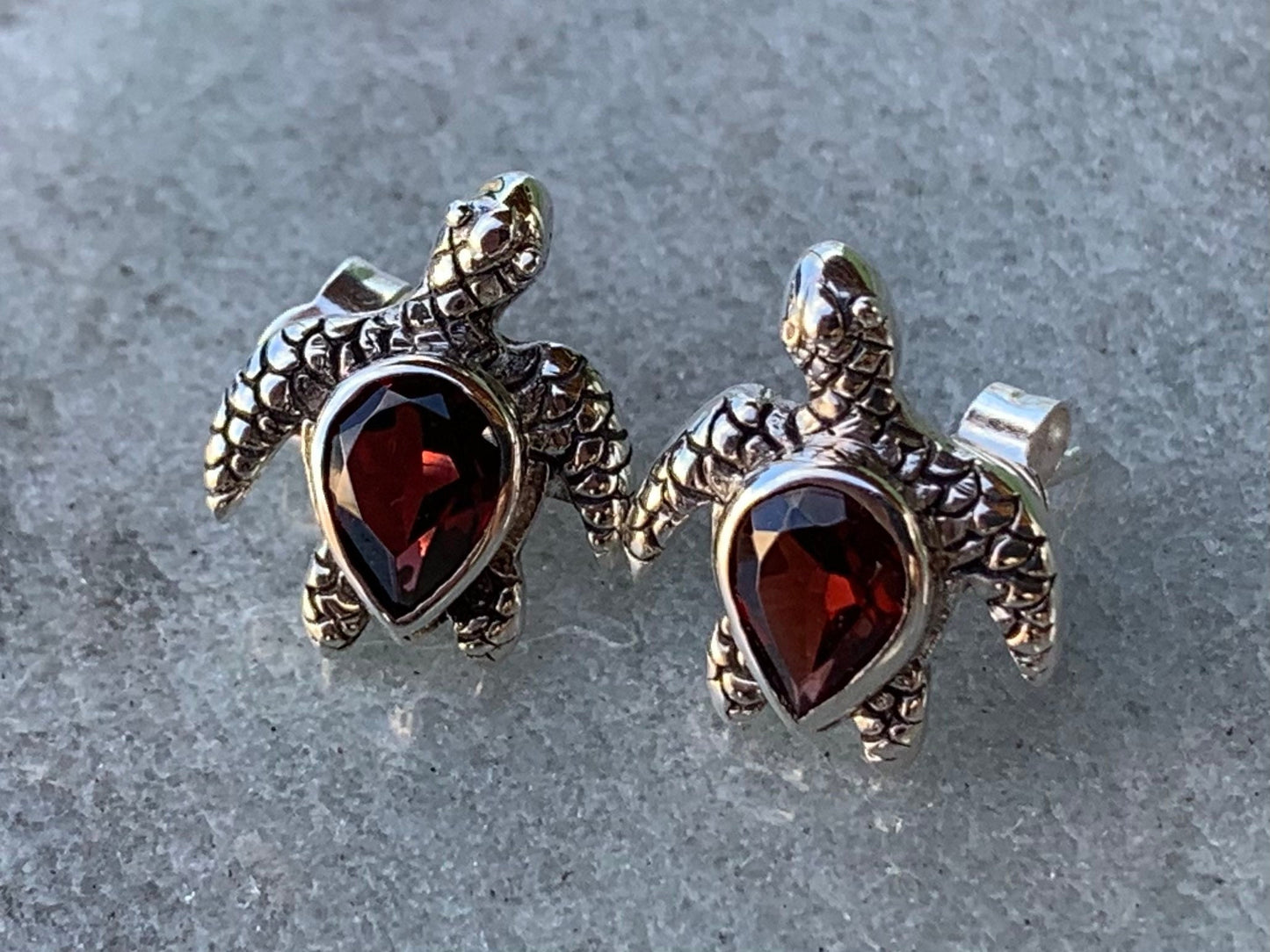 Honu Turtle Garnet Earrings Silver Studs