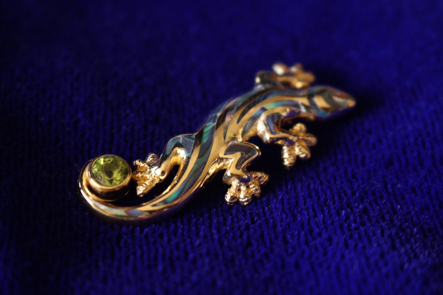 Hawaiian Gecko Lizard Salamander Necklace Pendant. Vermeil 18k Gold Silver Abalone Paua Shell Peridot.