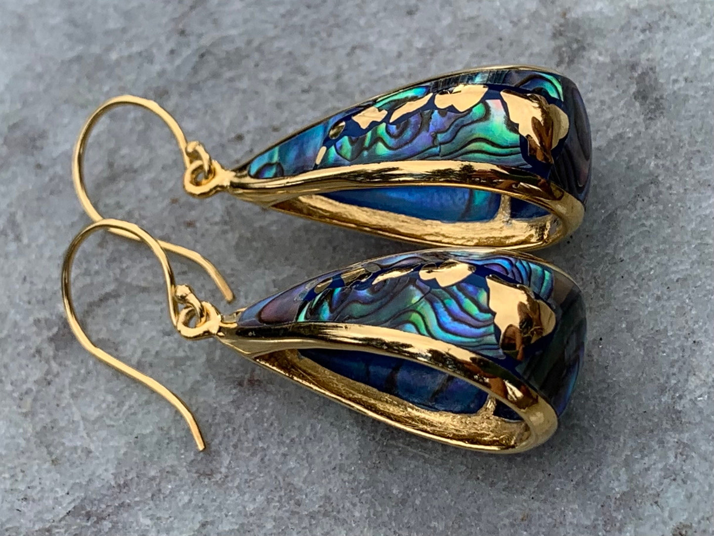 Hawaiian islands hoop earrings. Oahu, Maui, Kauai and Big Island. 18K Gold Vermeil. Abalone Shell.