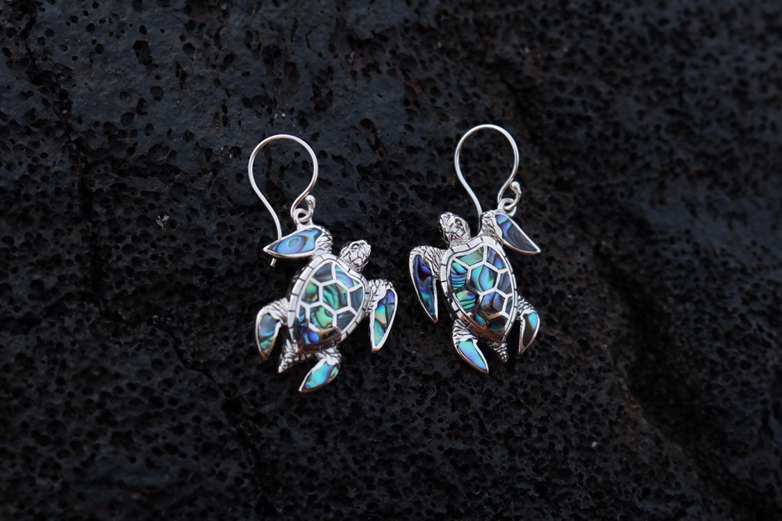 Green Sea Turtle Earrings. Hawaiian Honu Aumakua. Abalone Paua Shell, Sterling Silver .