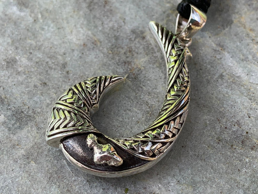 Hawaiian Maui Island Fishing Hook Tribal Necklace Pendant. Sterling Silver.