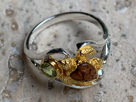 Turtle ring. Peridot, silver, gold, Hawaiian Koa Wood.