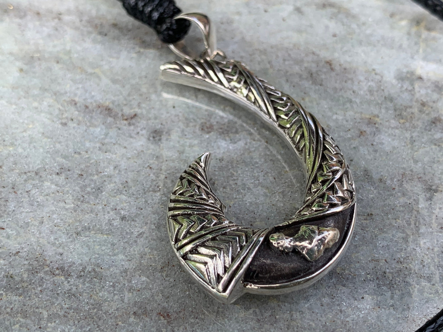 Hawaiian Maui Island Fishing Hook Tribal Necklace Pendant. Sterling Silver.