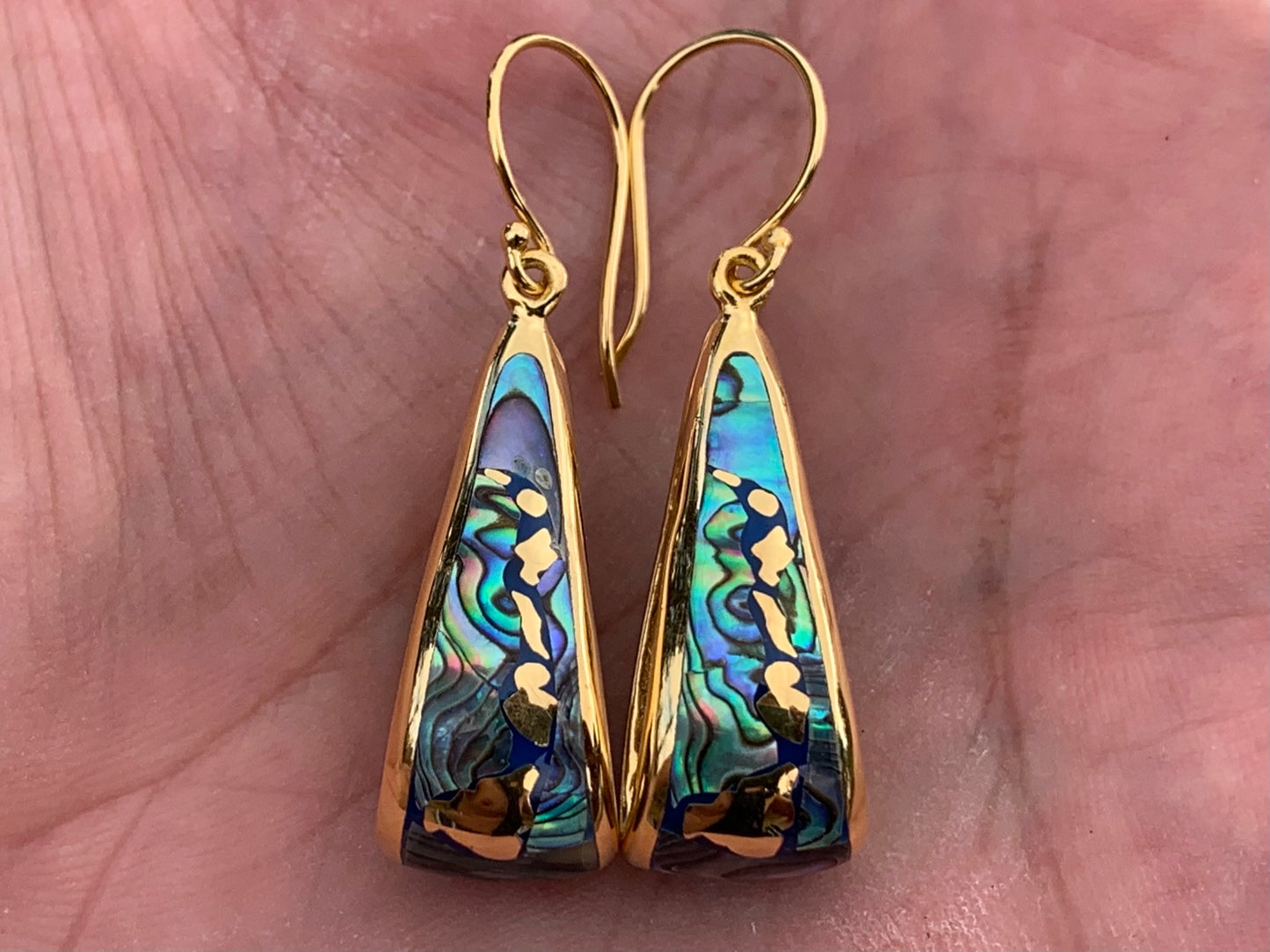 Hawaiian islands hoop earrings. Oahu, Maui, Kauai and Big Island. 18K Gold Vermeil. Abalone Shell.