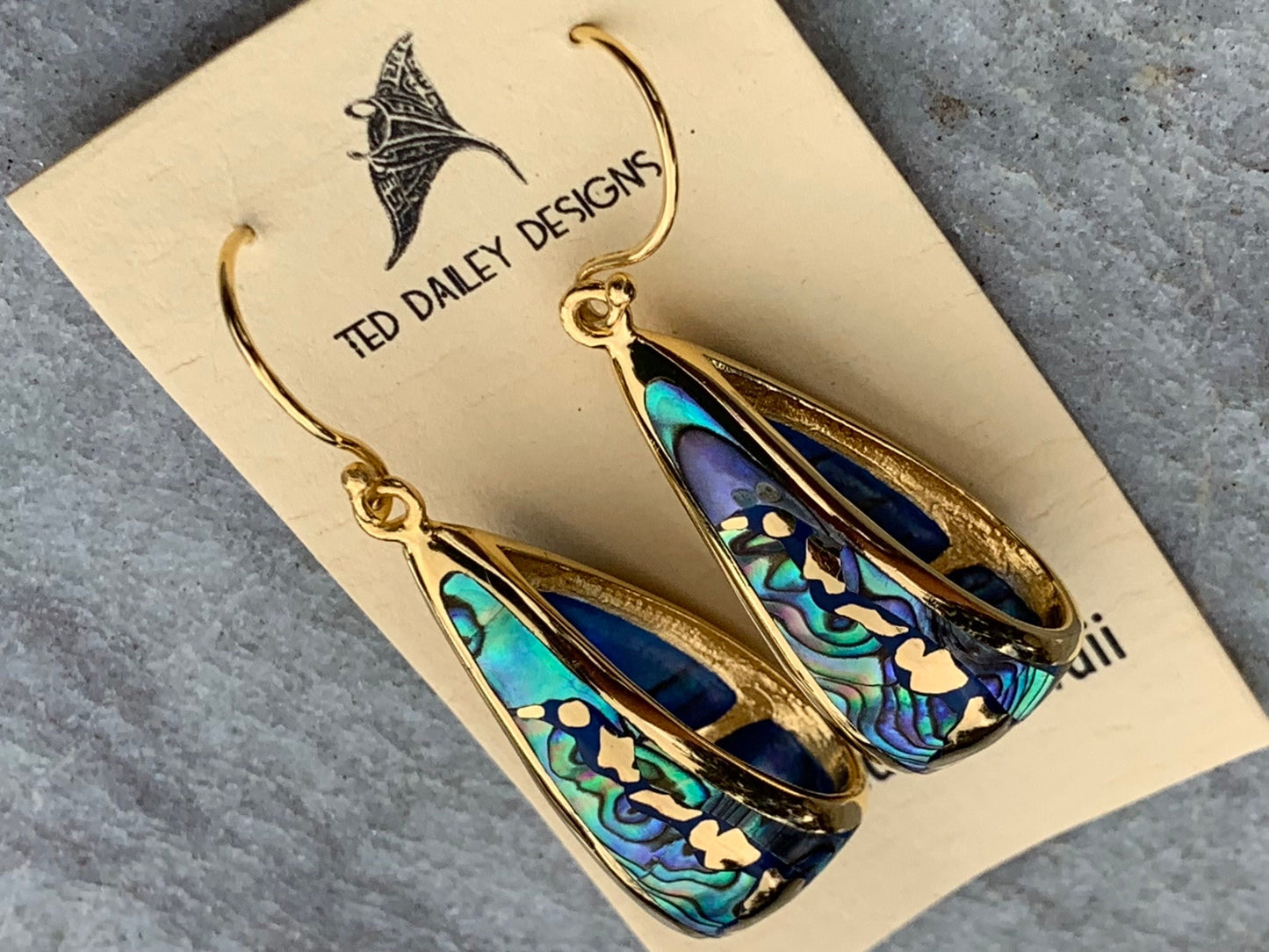 Hawaiian islands hoop earrings. Oahu, Maui, Kauai and Big Island. 18K Gold Vermeil. Abalone Shell.