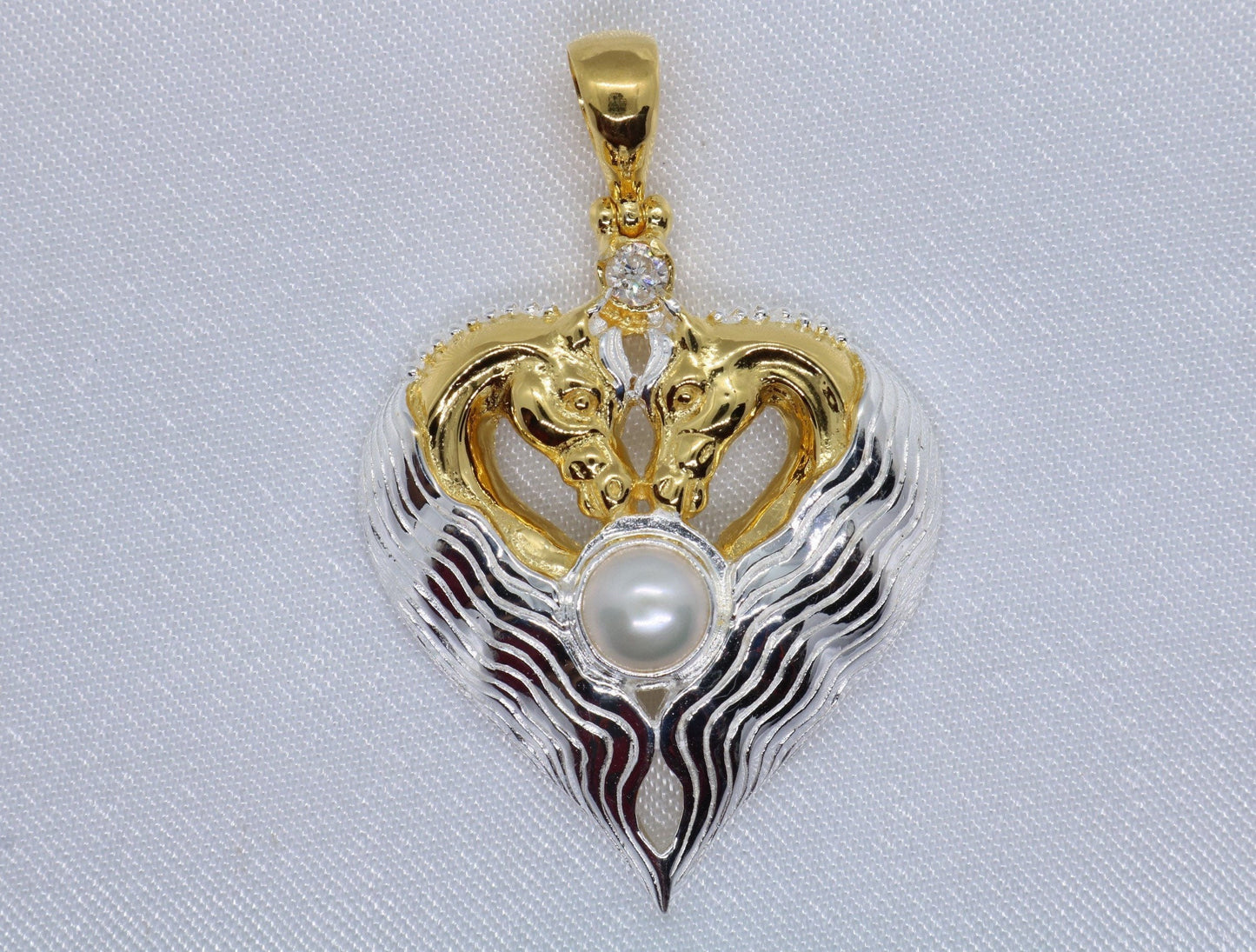 Horses Heart Necklace Pendant. 3mm Diamond, or Zircon, Pearl, 18K Gold Vermeil, Silver.