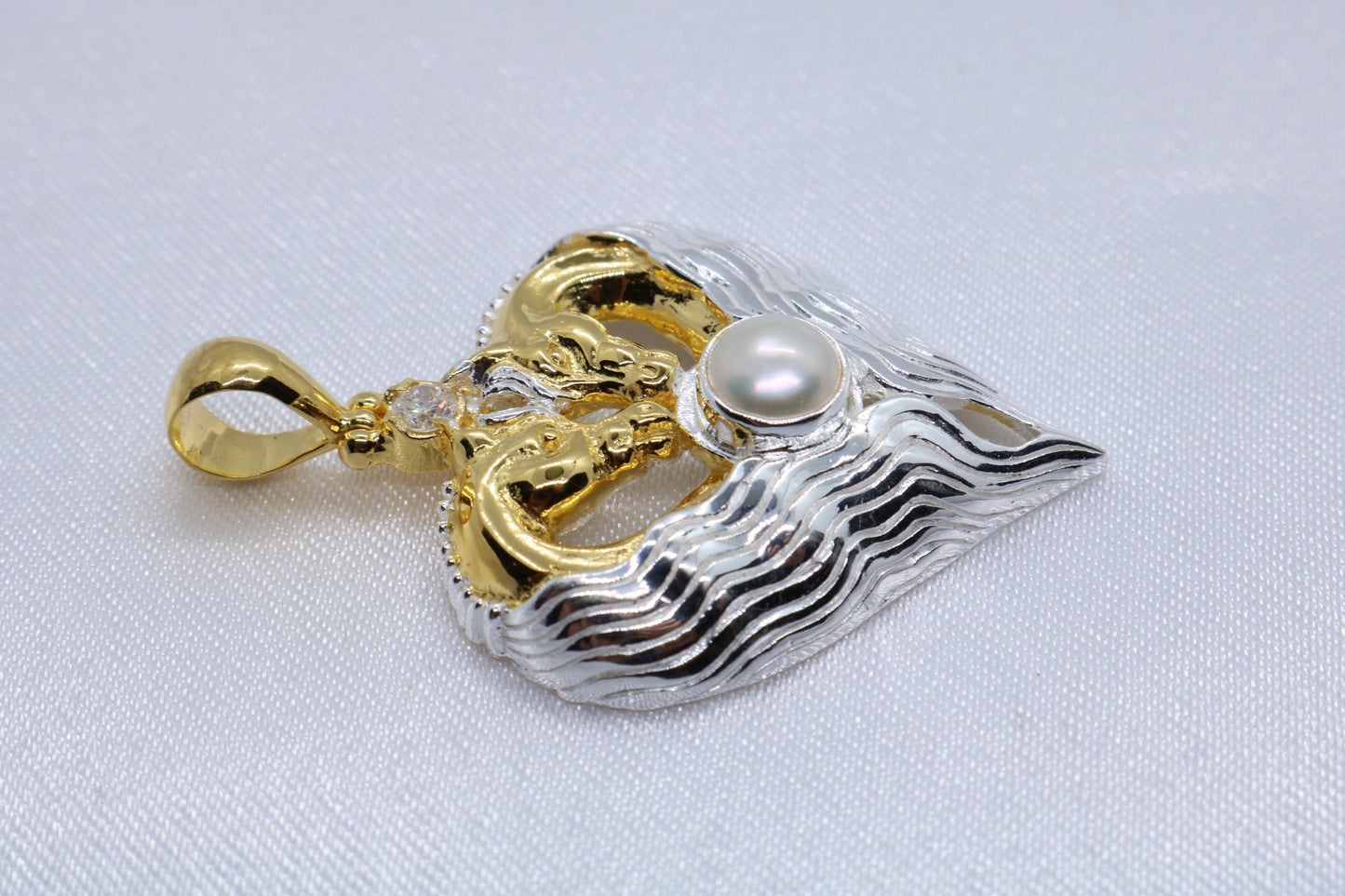 Horses Heart Necklace Pendant. 3mm Diamond, or Zircon, Pearl, 18K Gold Vermeil, Silver.