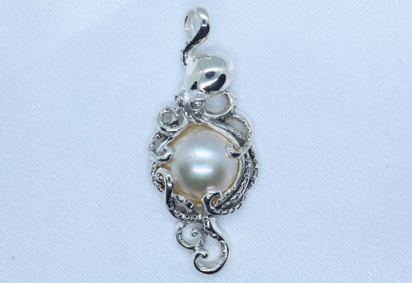 Octopus (Hawaiian He’e) Mabe White Pearl Pendant Necklace