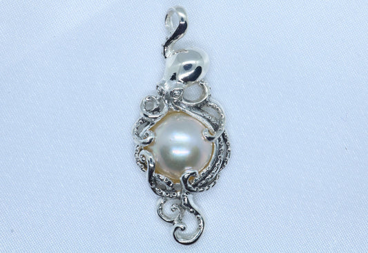 Octopus (Hawaiian He’e) Mabe White Pearl Pendant Necklace