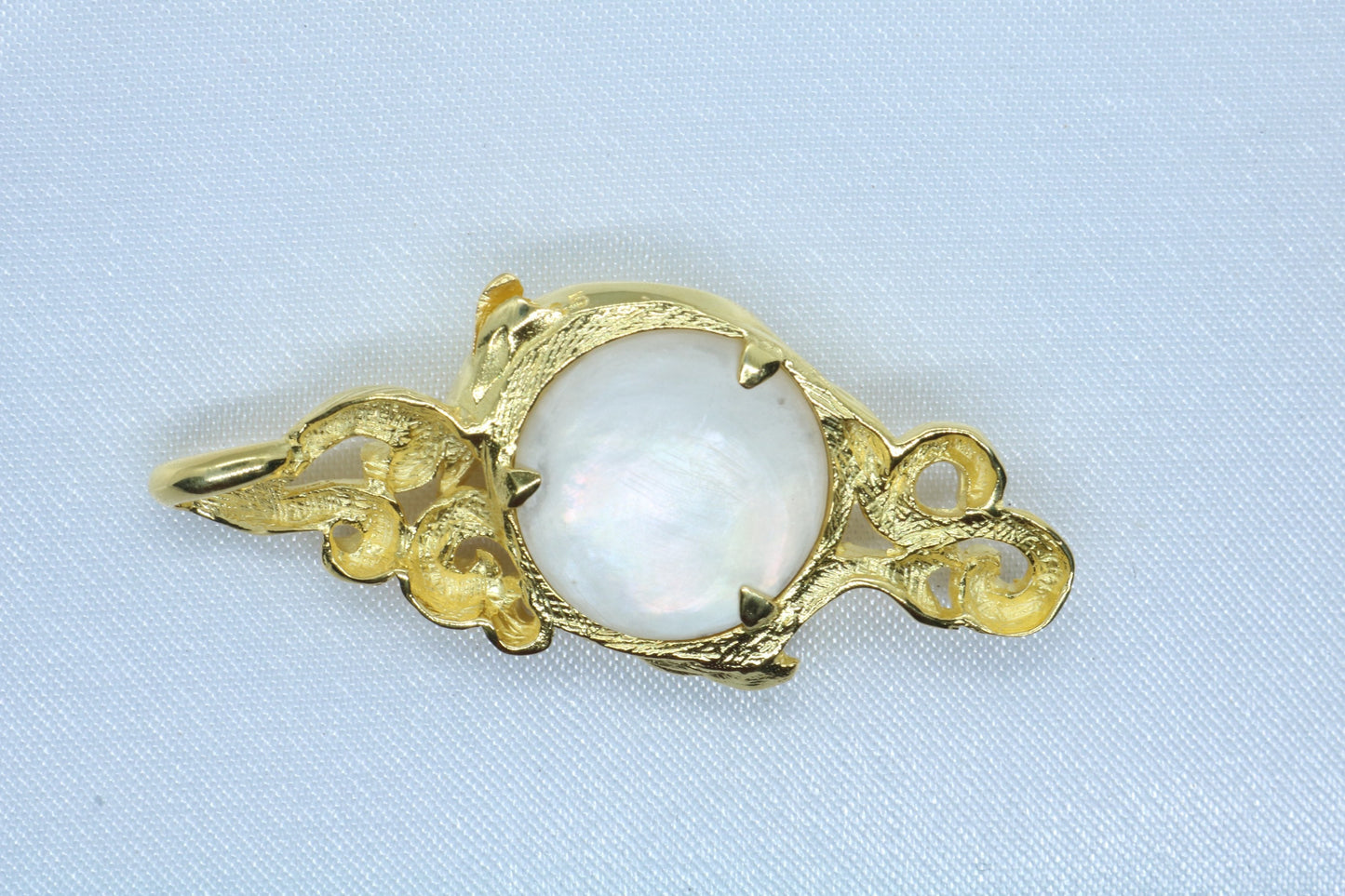 Dolphins Hawaiian Naia 18k Gold Vermeil Mabe White Pearl Necklace Pendant