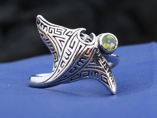 Manta Ray Ring Tribal Polynesian Tattoo Design Hahalua. Peridot. Sterling Silver.