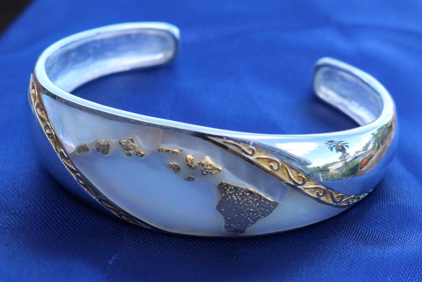 Hawaiian Islands Chain Bracelet Cuff. Kauai, Oahu, Maui, Big Island of Hawaii. Silver, 18k Gold, Mother of Pearl.