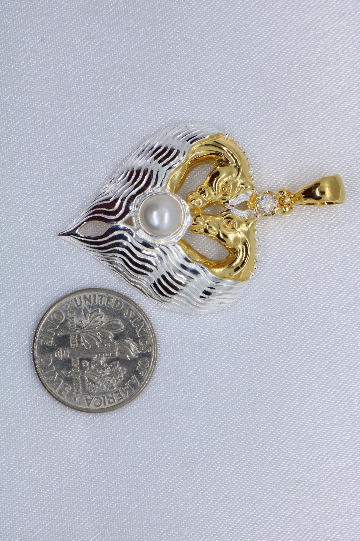 Horses Heart Necklace Pendant. 3mm Diamond, or Zircon, Pearl, 18K Gold Vermeil, Silver.