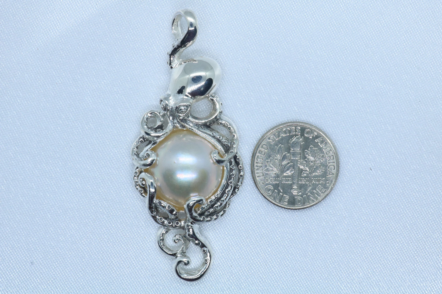 Octopus (Hawaiian He’e) Mabe White Pearl Pendant Necklace
