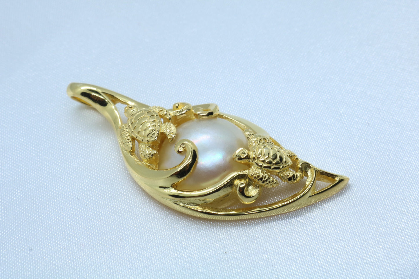 Turtles Hawaiian Honu 18k Gold Vermeil Mabe White Pearl Necklace Pendant