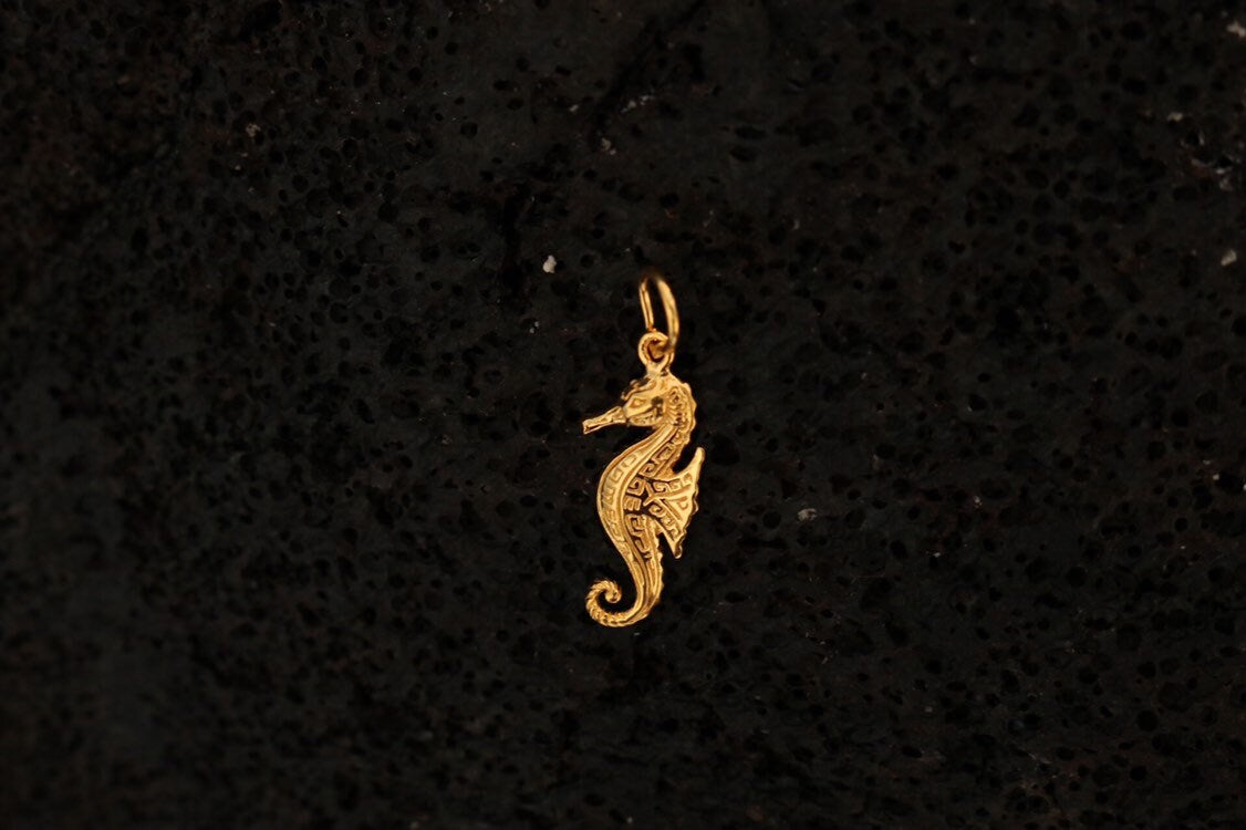 18K Gold Vermeil Seahorse Necklace Pendant.