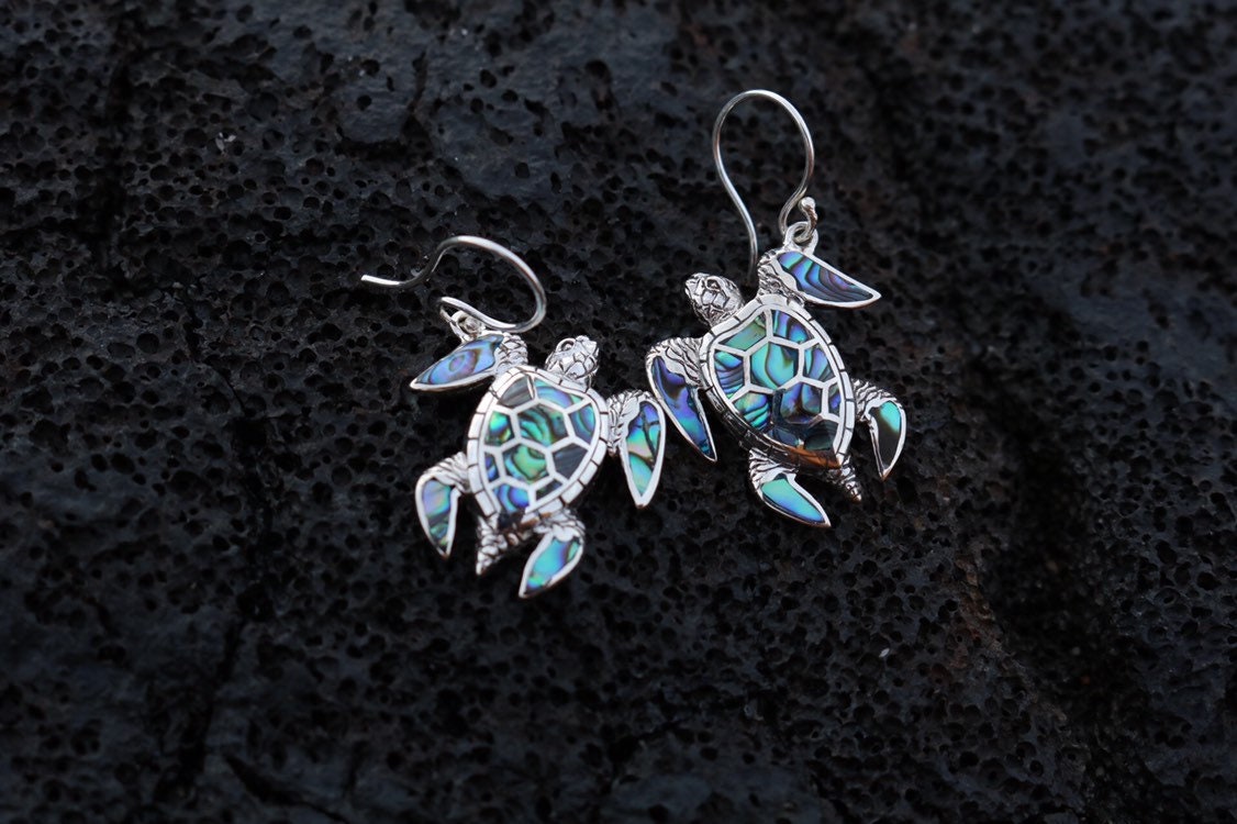 Green Sea Turtle Earrings. Hawaiian Honu Aumakua. Abalone Paua Shell, Sterling Silver .