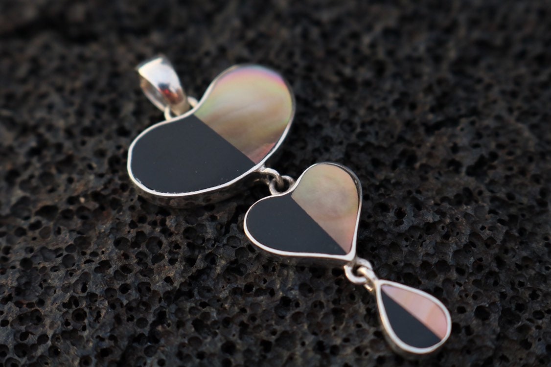 Teardrop Heart Necklace Pendant. Sterling Silver, Mother of Pearl, Black Ouster Shell.