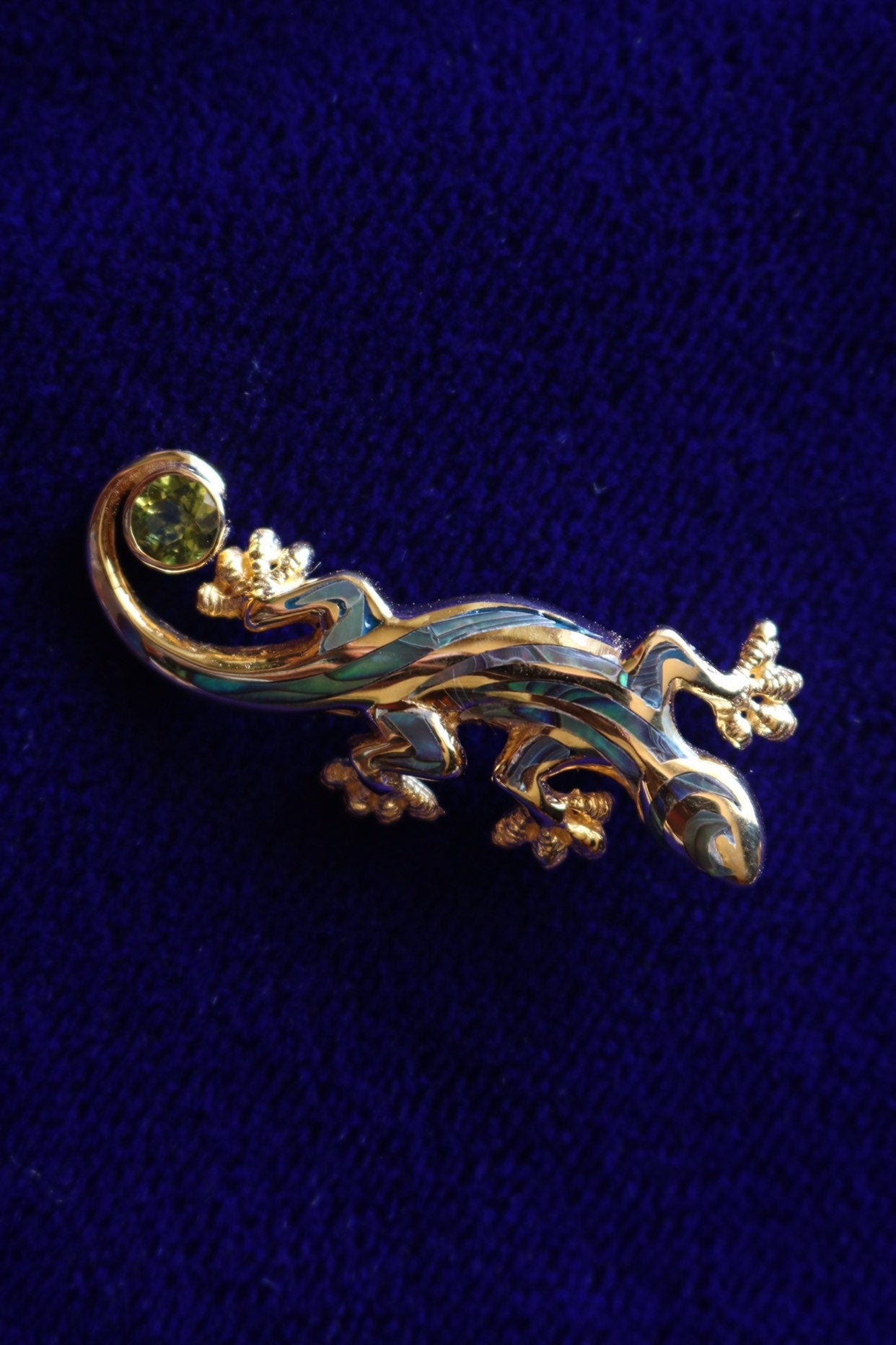 Hawaiian Gecko Lizard Salamander Necklace Pendant. Vermeil 18k Gold Silver Abalone Paua Shell Peridot.