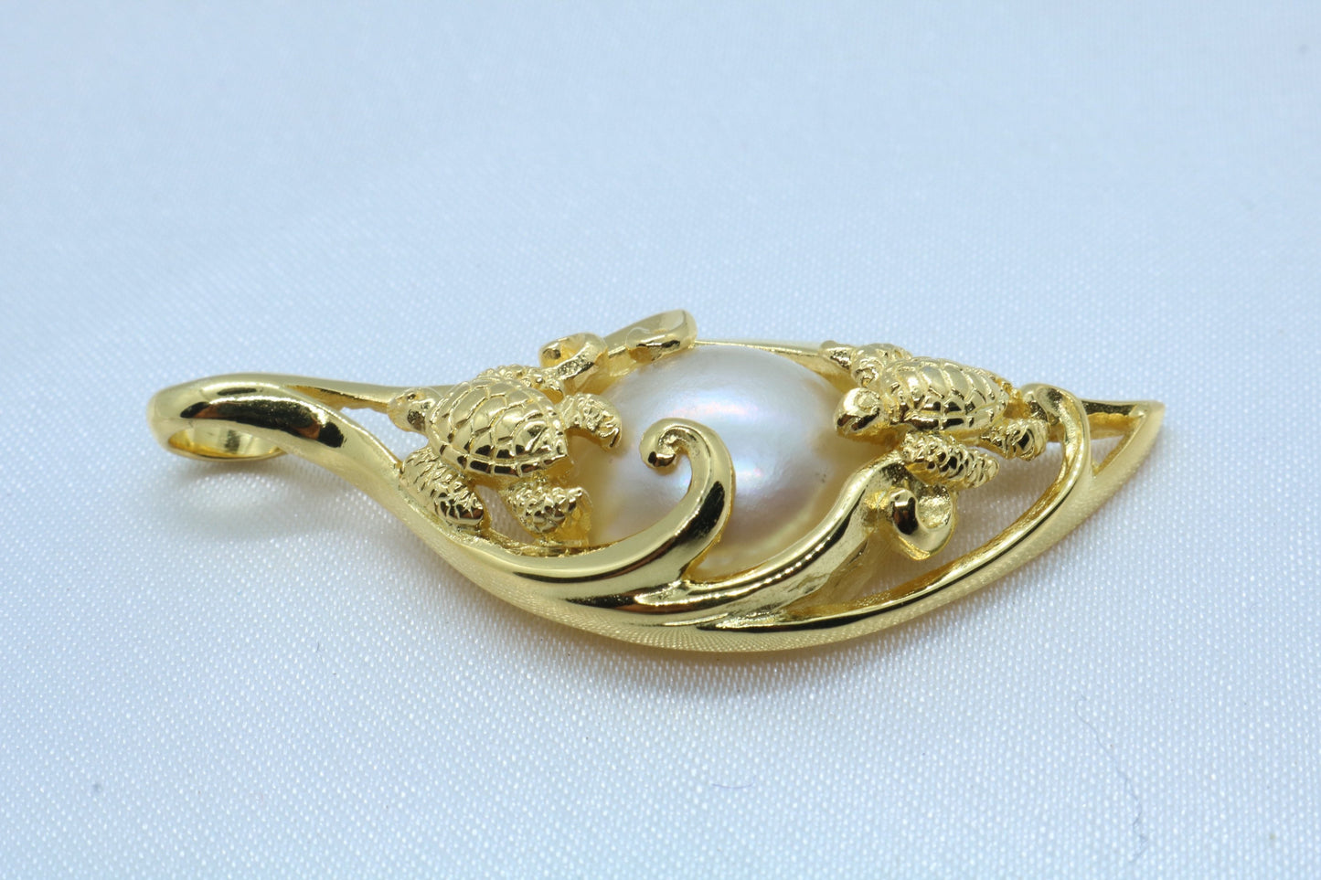 Turtles Hawaiian Honu 18k Gold Vermeil Mabe White Pearl Necklace Pendant