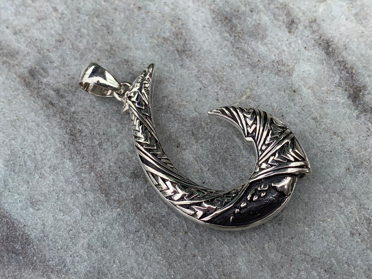 Maui Hook Hawaiian Islands Chain - Kauai Oahu Maui Big Island Tribal Design Necklace Pendant. Sterling Silver.
