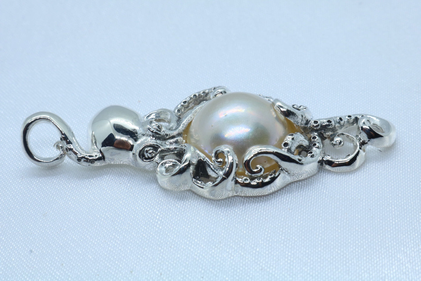 Octopus (Hawaiian He’e) Mabe White Pearl Pendant Necklace