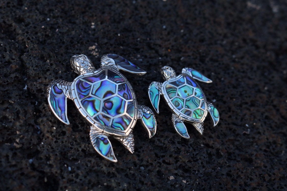 Green Sea Turtle Necklace Pendant. Hawaiian Honu. Sterling Silver, Abalone Shell.