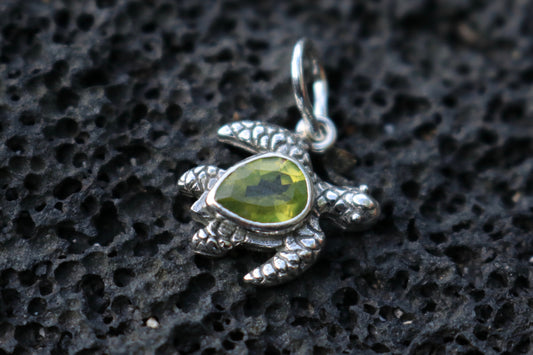 Turtle Charm Peridot Necklace Pendant. Sterling Silver.