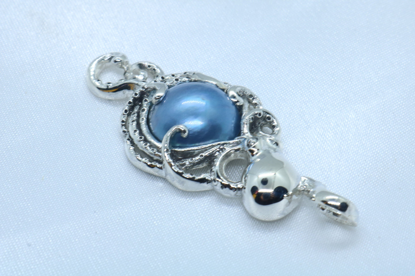 Octopus Blue Mabe Pearl Silver Pendant Necklace (Hawaiian Hee)