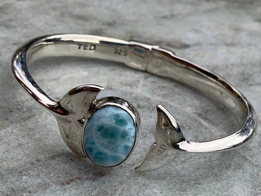Whale tail bracelet. Larimar, Sterling Silver.