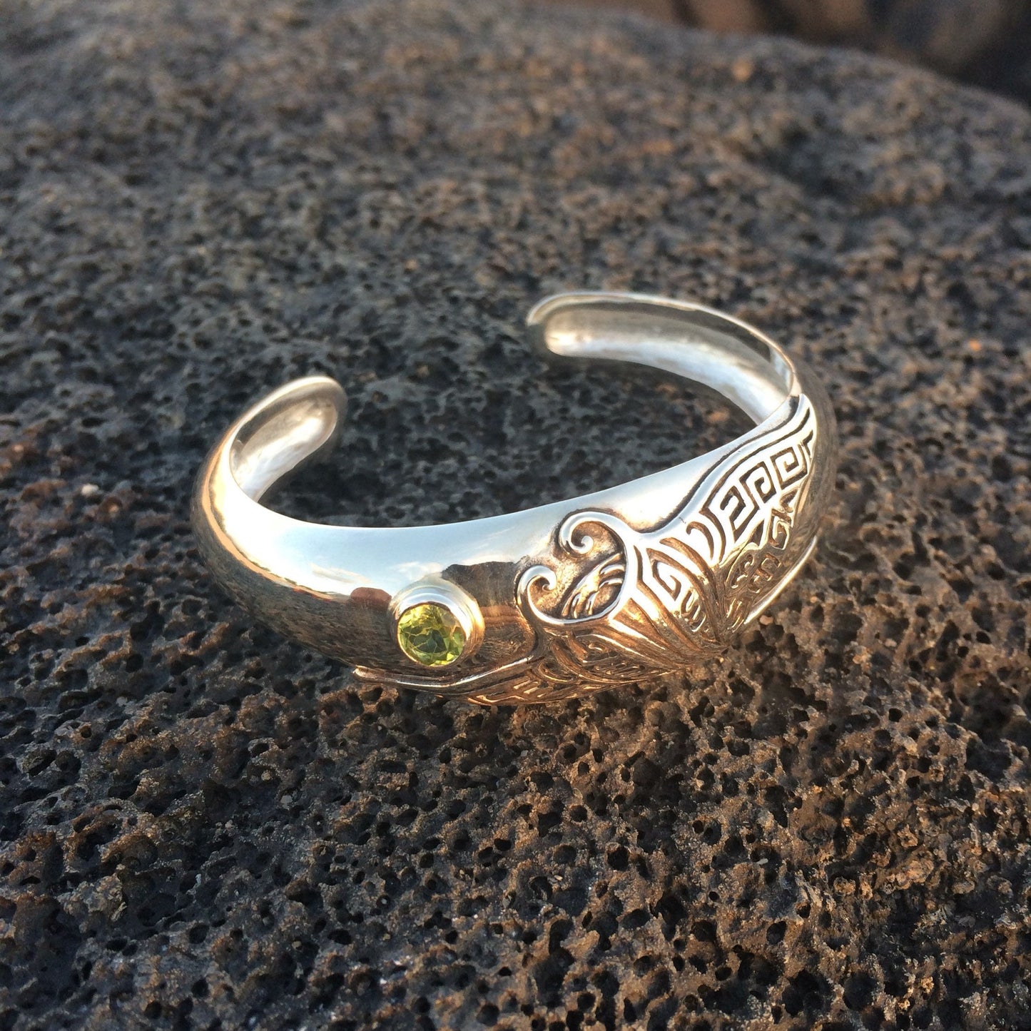 Manta Ray Stingray Bracelet Cuff. Sterling Silver. Peridot or Blue Topaz of your choice.