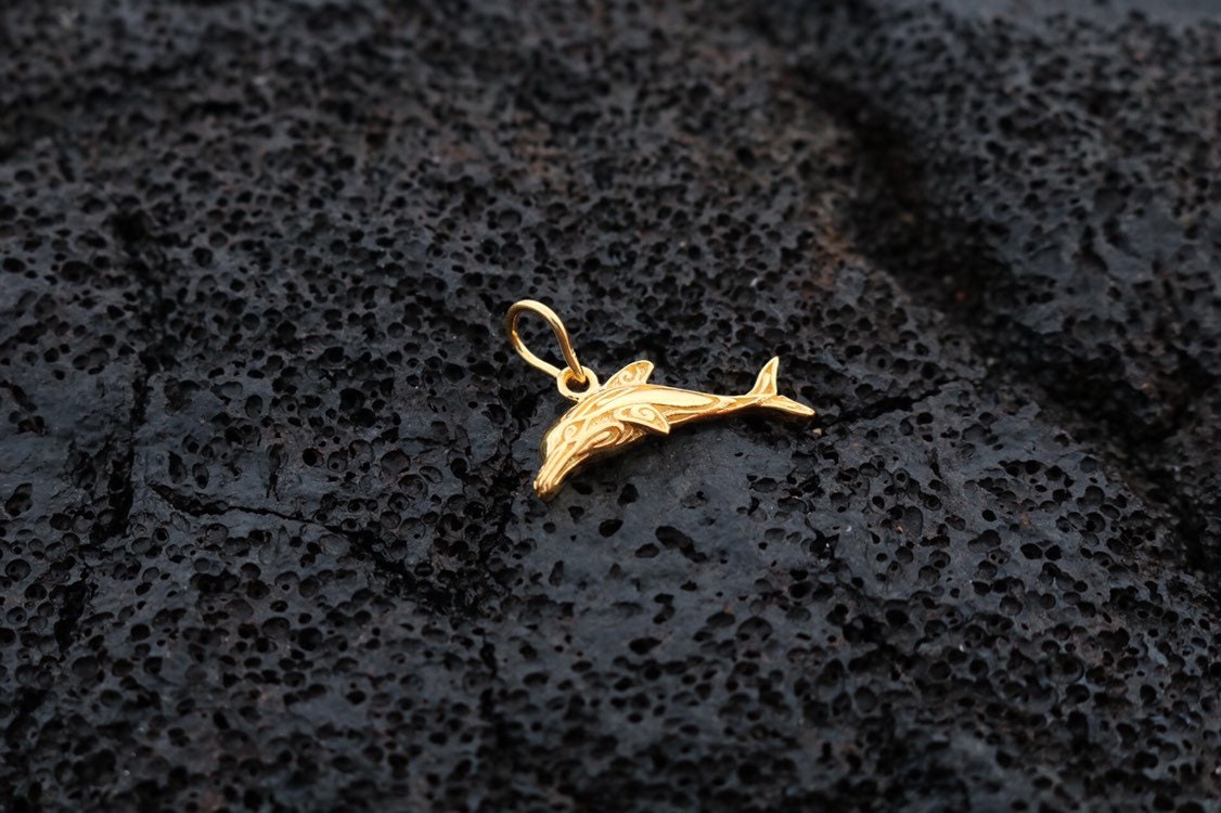 18K Gold Vermeil Dolphin Necklace Pendant.