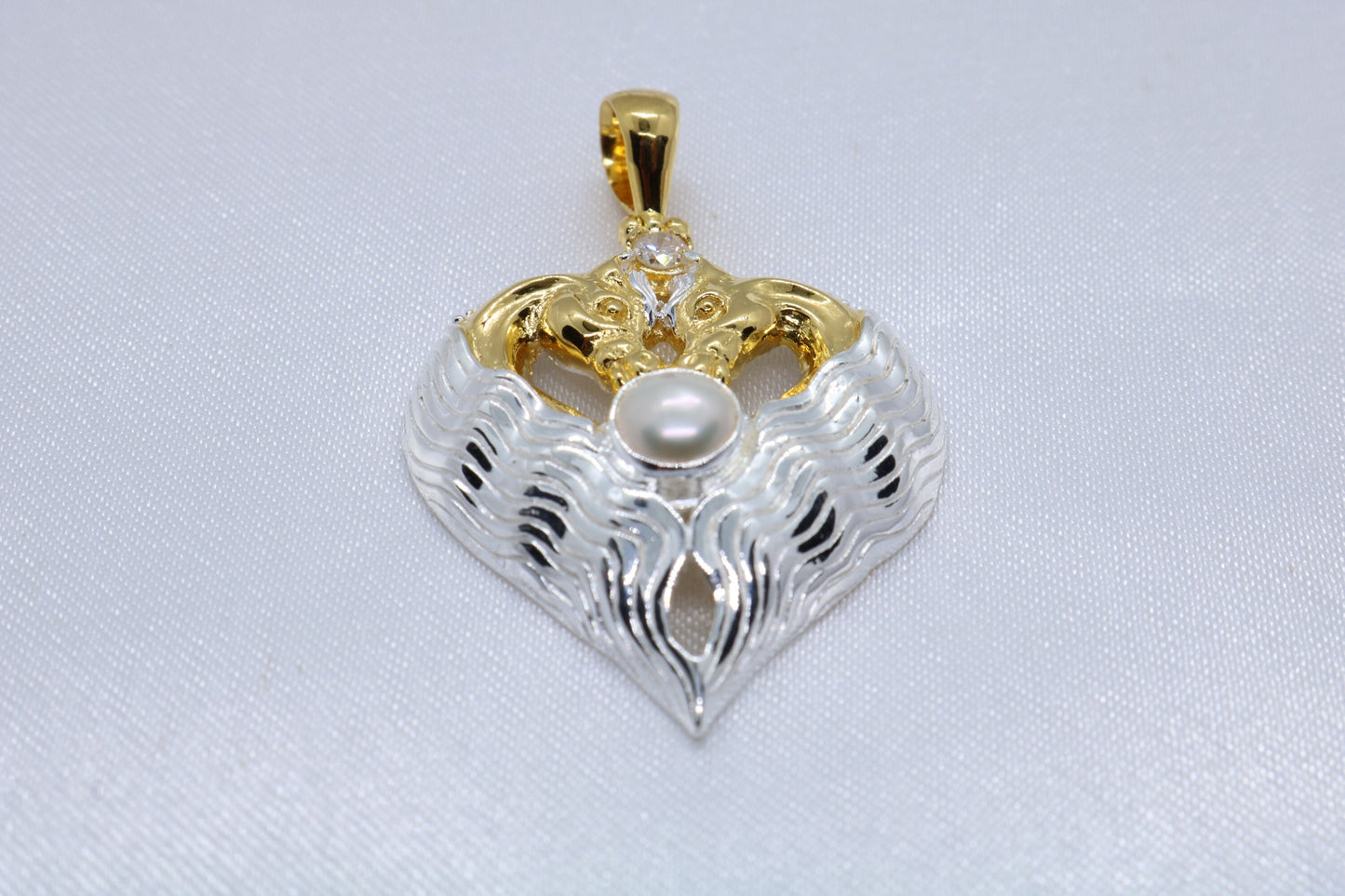 Horses Heart Necklace Pendant. 3mm Diamond, or Zircon, Pearl, 18K Gold Vermeil, Silver.