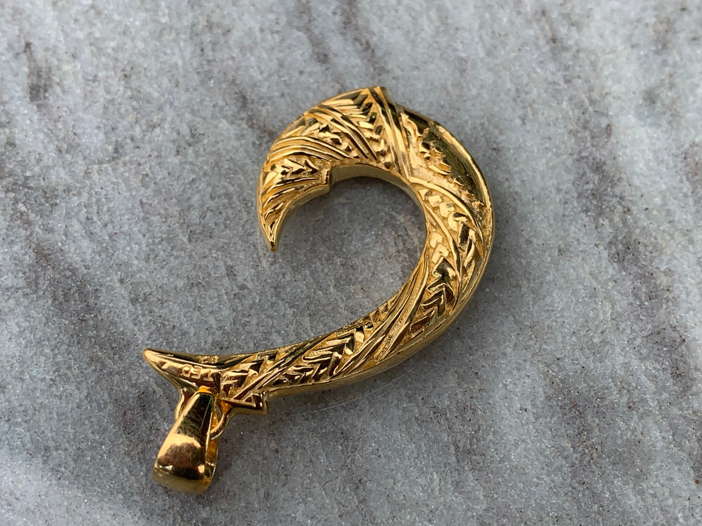 Maui Hook Hawaiian Islands Chain - Kauai Oahu Maui Big Island Tribal Design Necklace Pendant. 18k Gold Vermeil