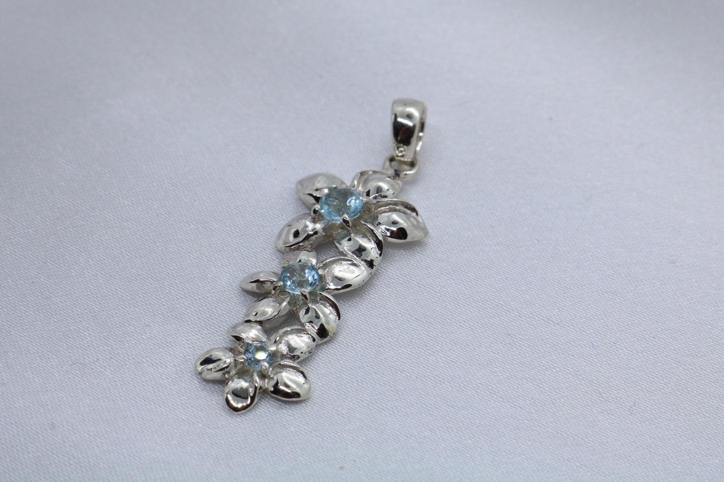 Plumeria triple flowers pendant. Silver, peridot, or blue topaz.