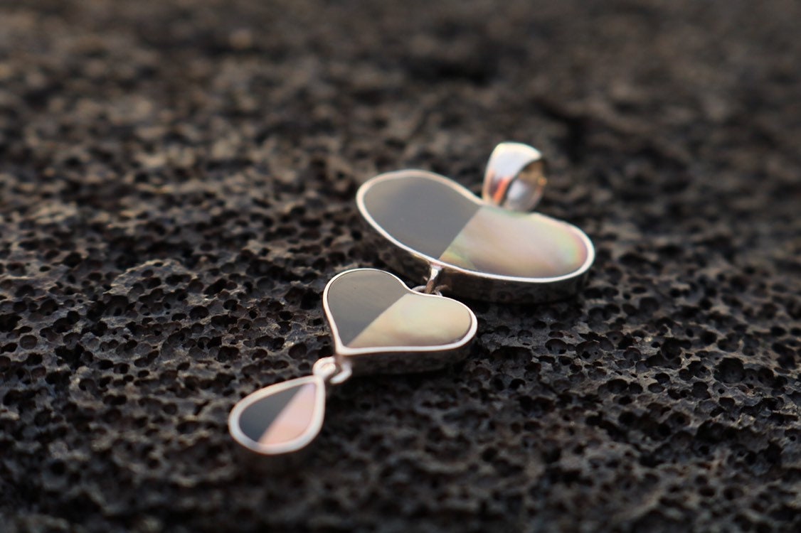 Teardrop Heart Necklace Pendant. Sterling Silver, Mother of Pearl, Black Ouster Shell.
