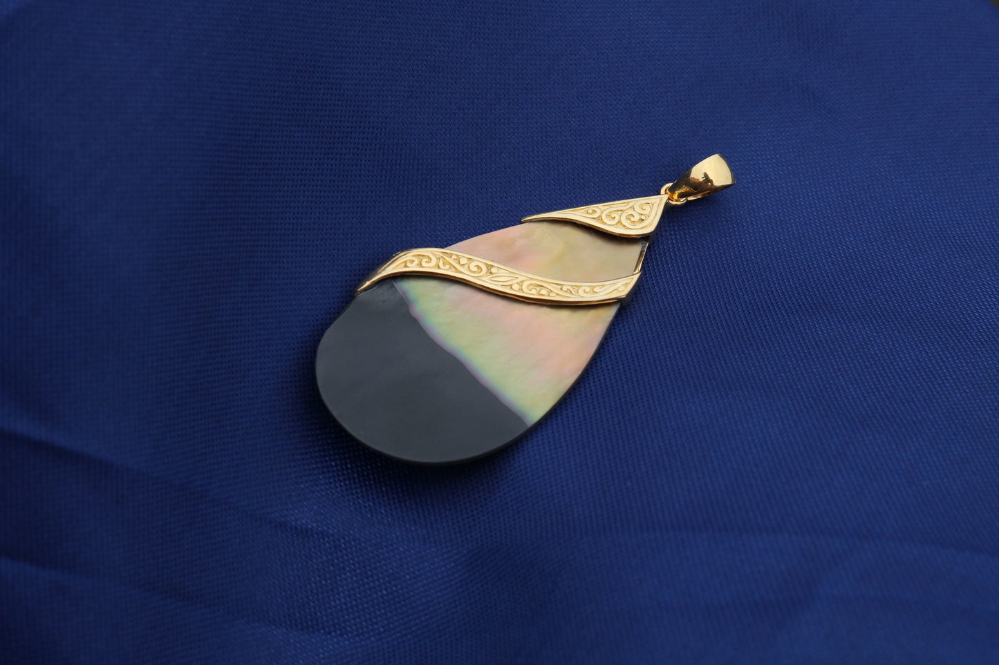 18K Gold Vermeil Black Oyster Shell Teardrop Pendant Necklace Double Tribal Design. Sterling Silver.