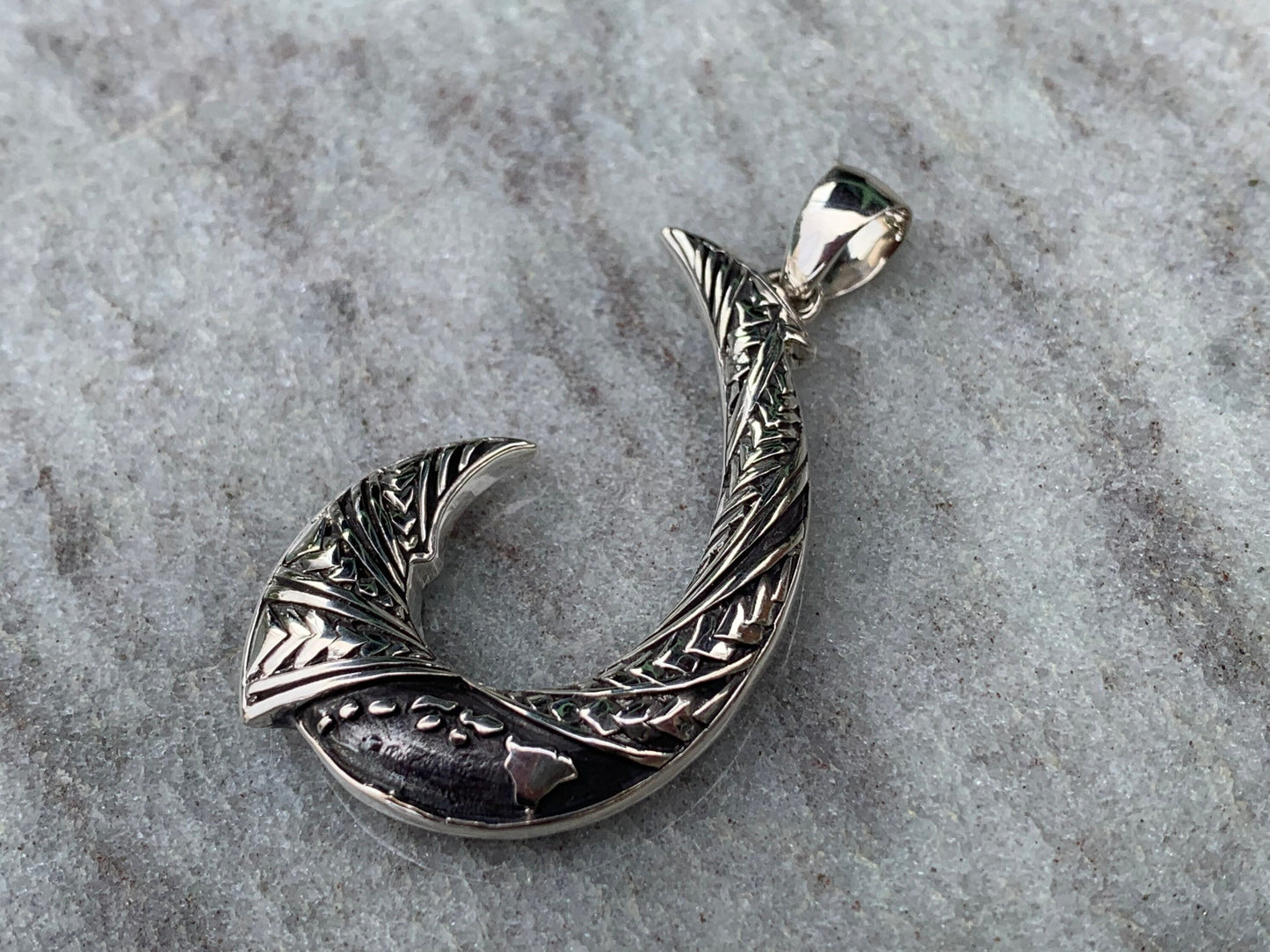 Maui Hook Hawaiian Islands Chain - Kauai Oahu Maui Big Island Tribal Design Necklace Pendant. Sterling Silver.