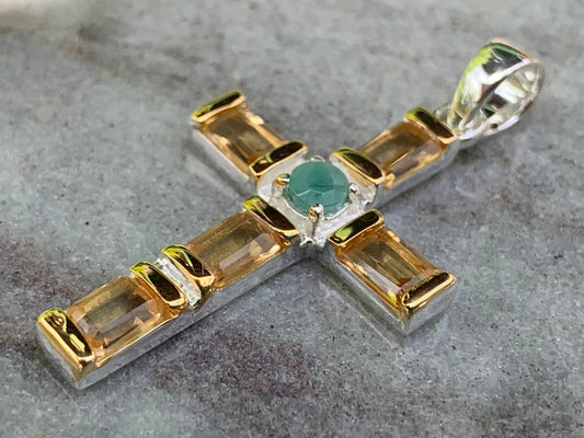 Cross Pendant Necklace. Citrines and Emerald  (in the middle). Sterling Silver, 18k gold.